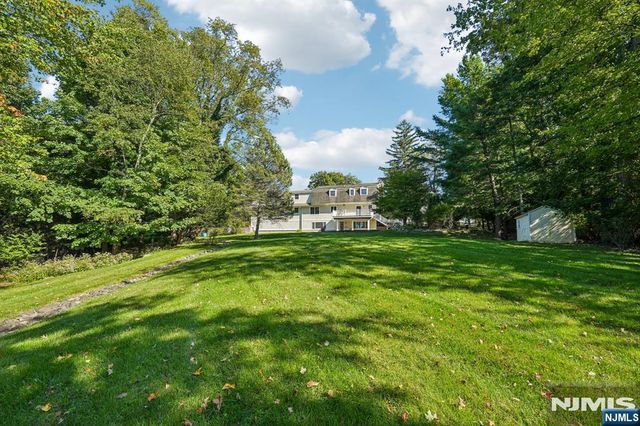 724 Ewing Avenue, Franklin Lakes, NJ 07417