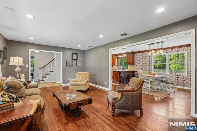 724 Ewing Avenue, Franklin Lakes, NJ 07417