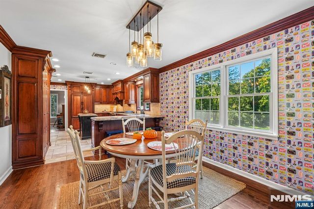 724 Ewing Avenue, Franklin Lakes, NJ 07417