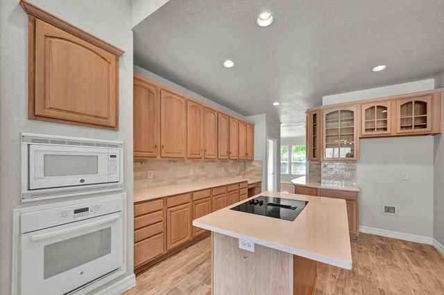 306 Canyon Lake Drive, Southlake, TX 76092