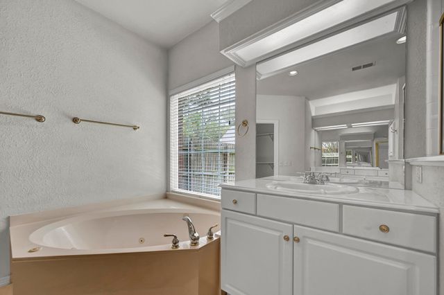 306 Canyon Lake Drive, Southlake, TX 76092