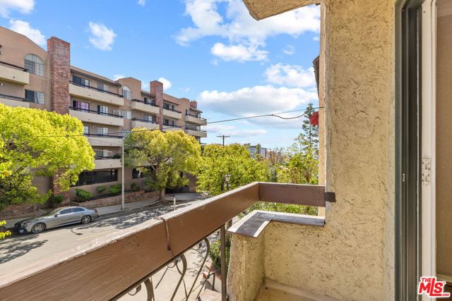 7300 Franklin Avenue 447, Los Angeles, CA 90046