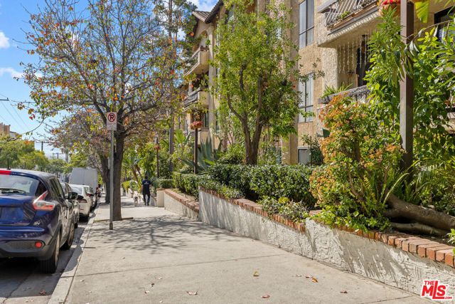 7300 Franklin Avenue 447, Los Angeles, CA 90046