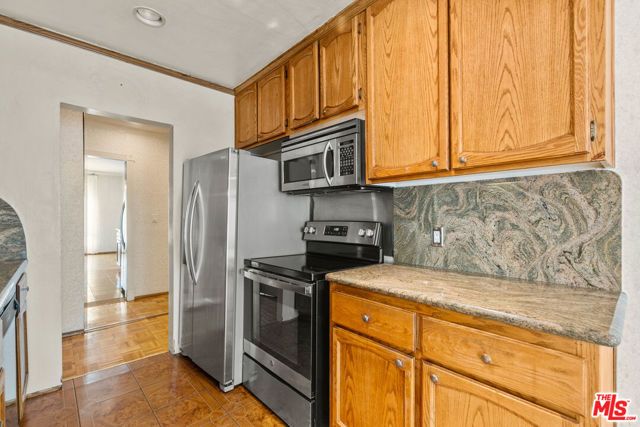 7300 Franklin Avenue 447, Los Angeles, CA 90046