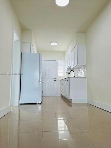 8080 Tatum Waterway Drive 17, Miami Beach, FL 33141