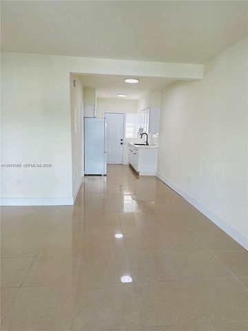 8080 Tatum Waterway Drive 17, Miami Beach, FL 33141