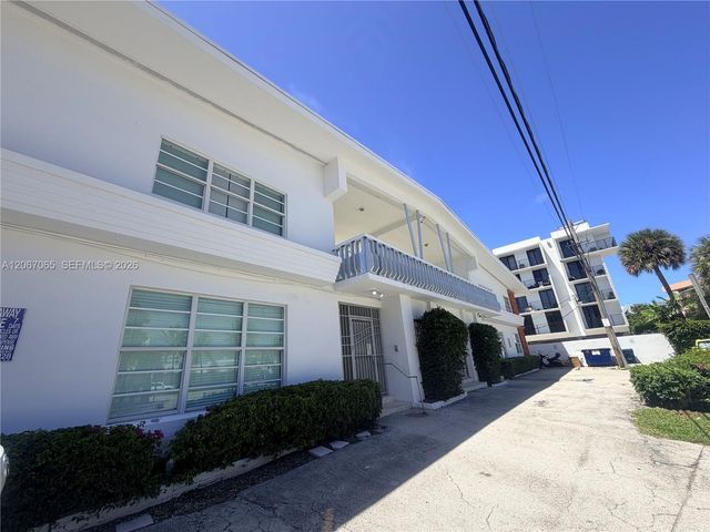 8080 Tatum Waterway Drive 17, Miami Beach, FL 33141