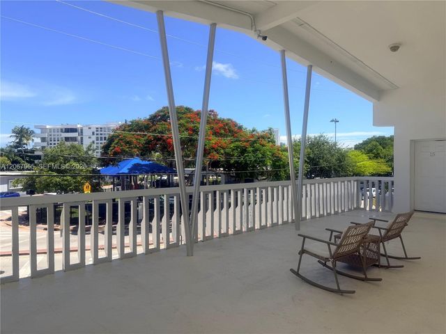 8080 Tatum Waterway Drive 17, Miami Beach, FL 33141
