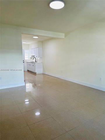 8080 Tatum Waterway Drive 17, Miami Beach, FL 33141