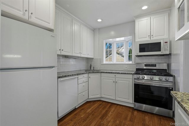 151 Hillcrest Avenue, Manhasset, NY 11030
