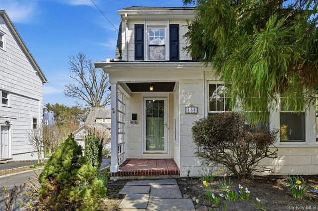 151 Hillcrest Avenue, Manhasset, NY 11030