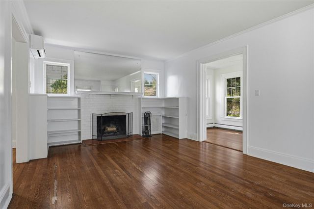 151 Hillcrest Avenue, Manhasset, NY 11030