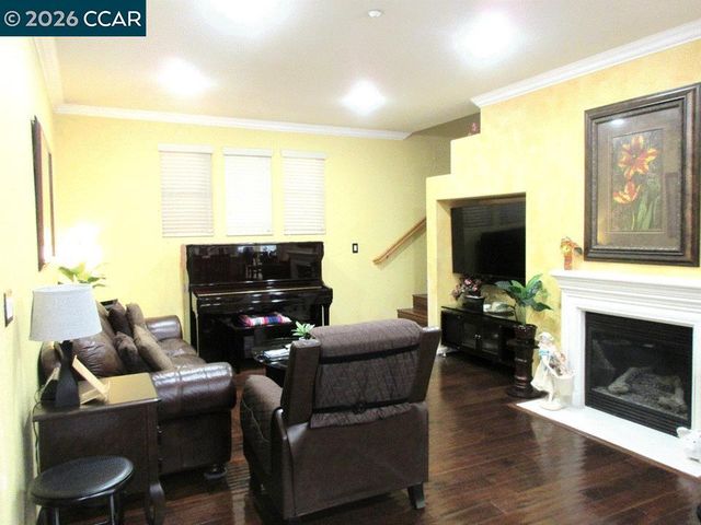 2072 Drake Ln, Hercules, CA 94547