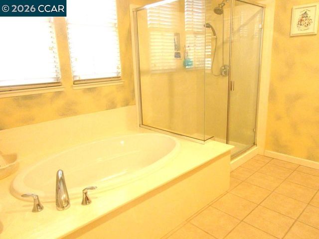 2072 Drake Ln, Hercules, CA 94547