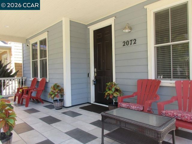 2072 Drake Ln, Hercules, CA 94547