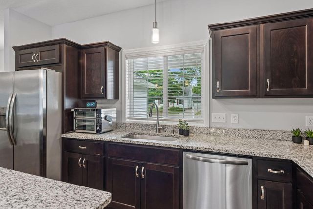 5201 49th Avenue N, Crystal, MN 55429
