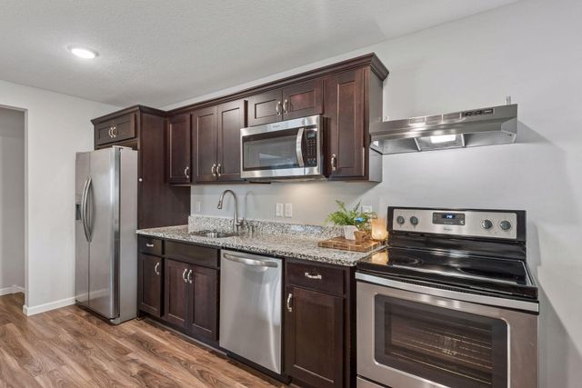 5201 49th Avenue N, Crystal, MN 55429