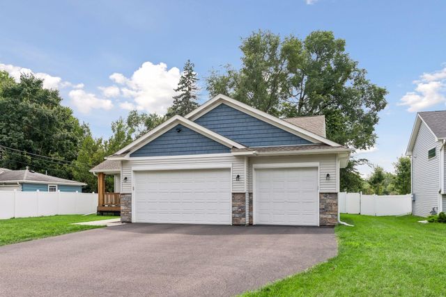 5201 49th Avenue N, Crystal, MN 55429
