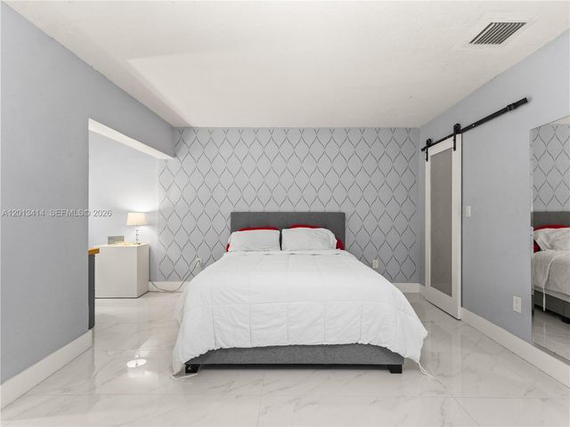 9133 Fontainebleau Blvd 8, Miami, FL 33172