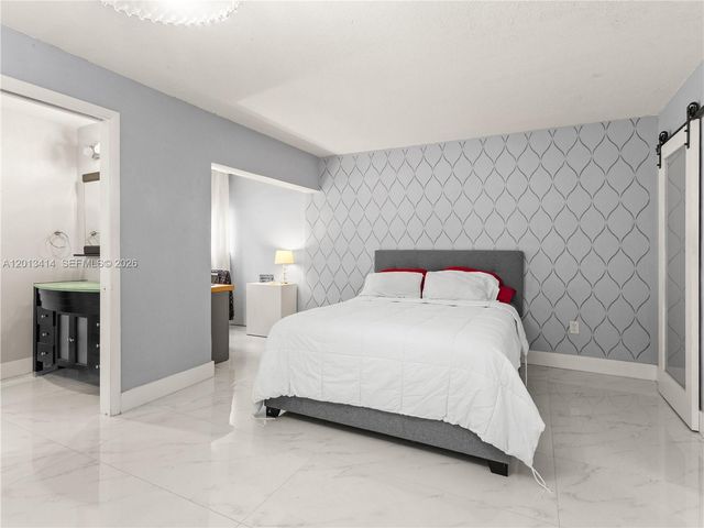 9133 Fontainebleau Blvd 8, Miami, FL 33172