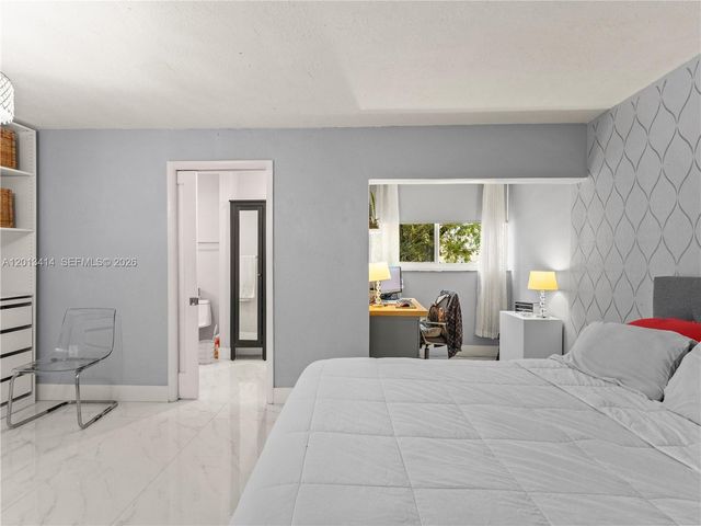 9133 Fontainebleau Blvd 8, Miami, FL 33172