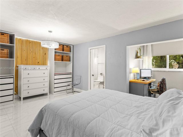 9133 Fontainebleau Blvd 8, Miami, FL 33172