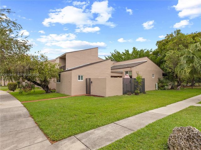 9133 Fontainebleau Blvd 8, Miami, FL 33172
