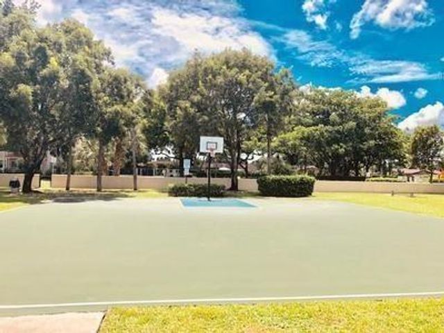 714 Gardens Dr 106, Pompano Beach, FL 33069