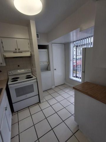 714 Gardens Dr 106, Pompano Beach, FL 33069