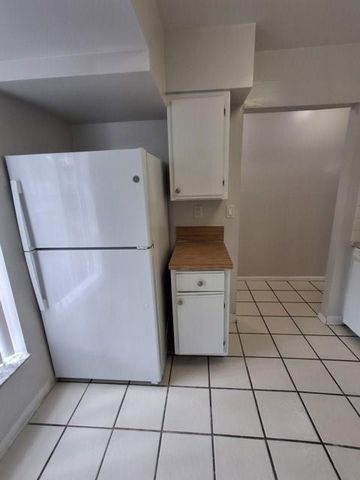 714 Gardens Dr 106, Pompano Beach, FL 33069