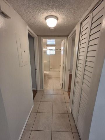 714 Gardens Dr 106, Pompano Beach, FL 33069