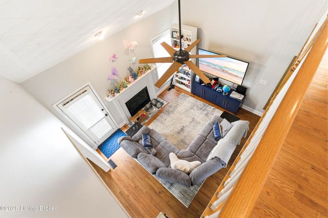 517 Chieftain Dr, Louisville, KY 40118