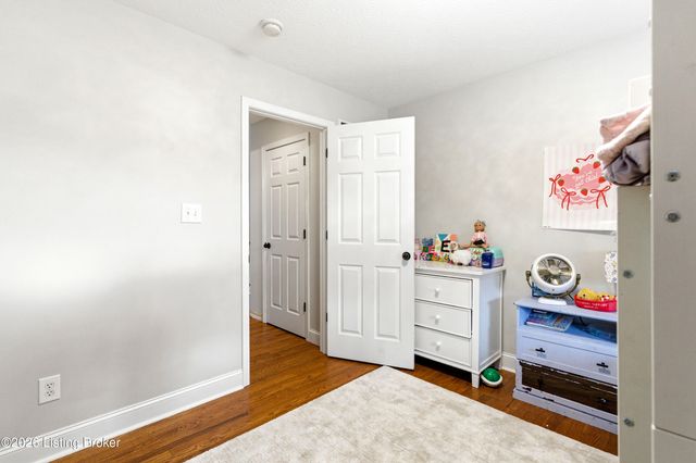 517 Chieftain Dr, Louisville, KY 40118