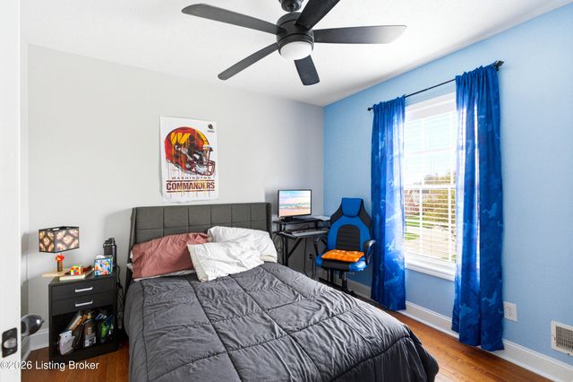 517 Chieftain Dr, Louisville, KY 40118