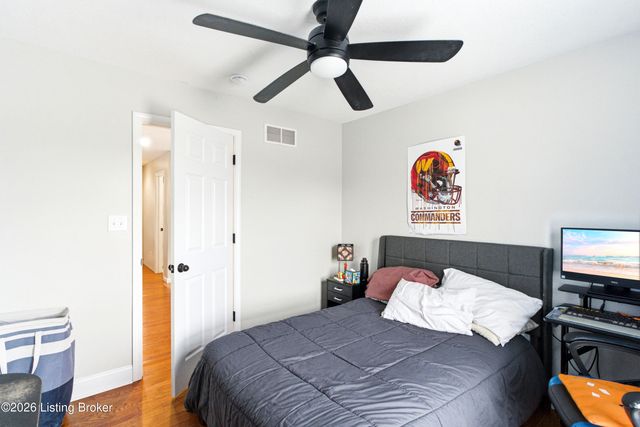 517 Chieftain Dr, Louisville, KY 40118