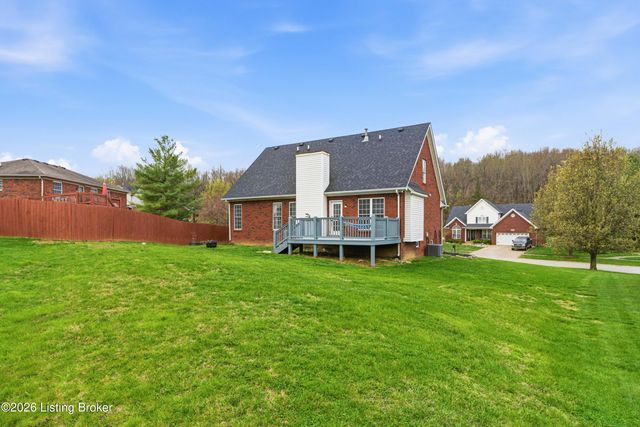 517 Chieftain Dr, Louisville, KY 40118