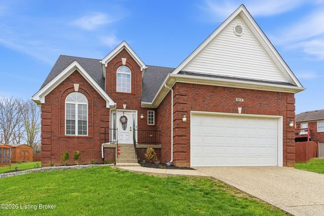 517 Chieftain Dr, Louisville, KY 40118