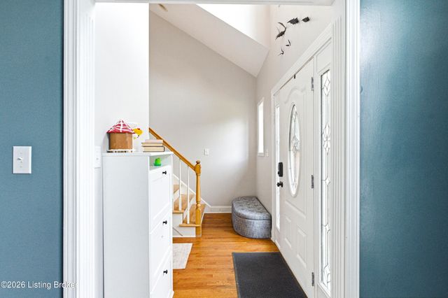 517 Chieftain Dr, Louisville, KY 40118