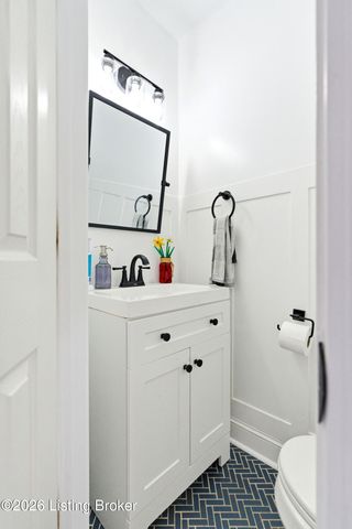 517 Chieftain Dr, Louisville, KY 40118