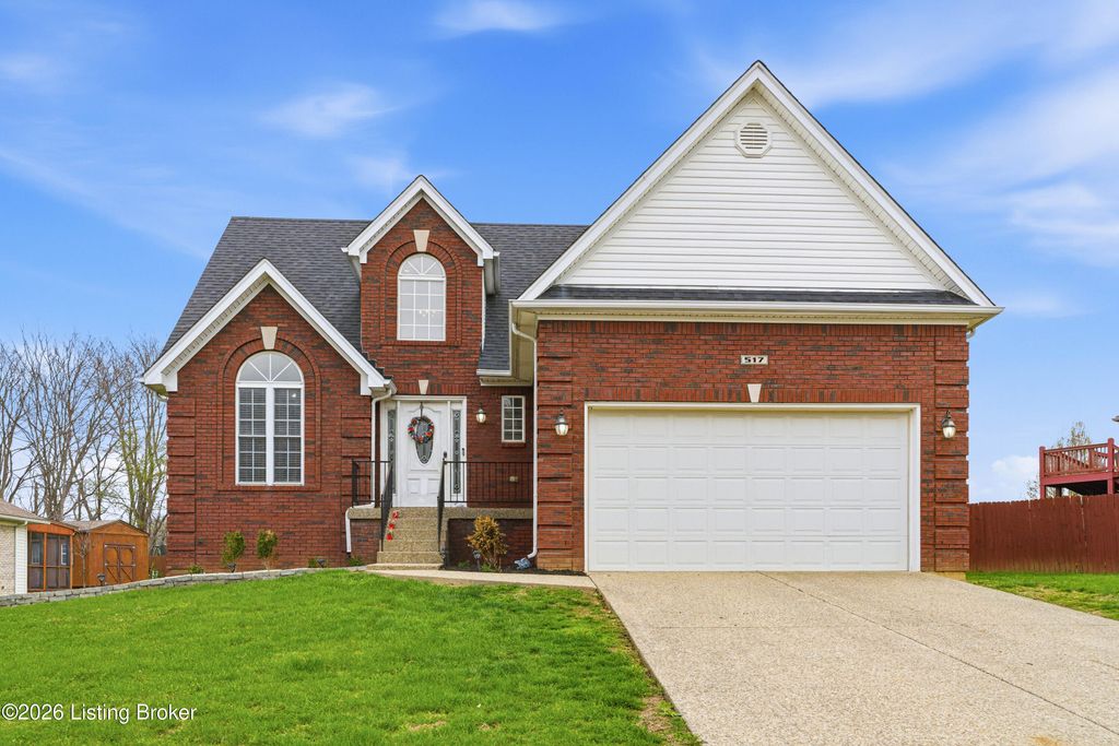 517 Chieftain Dr, Louisville, KY 40118
