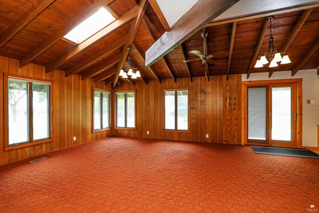 2910 Lakewood Drive, Manhattan, KS 66503