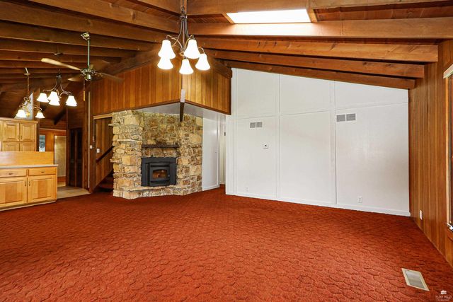 2910 Lakewood Drive, Manhattan, KS 66503