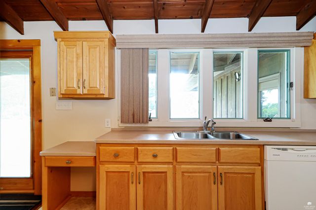 2910 Lakewood Drive, Manhattan, KS 66503