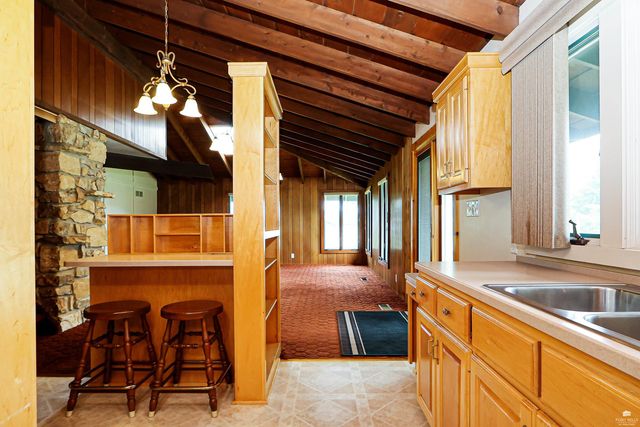 2910 Lakewood Drive, Manhattan, KS 66503