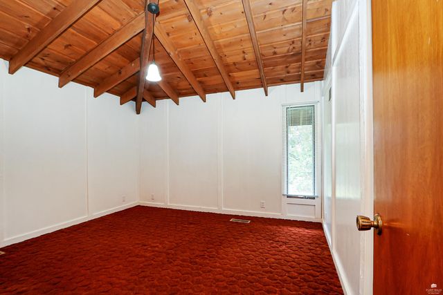 2910 Lakewood Drive, Manhattan, KS 66503