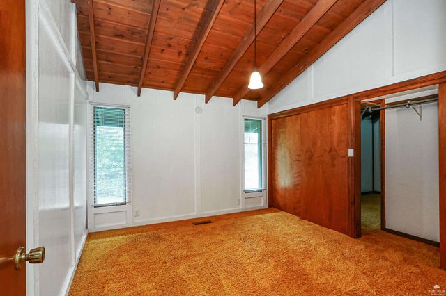 2910 Lakewood Drive, Manhattan, KS 66503
