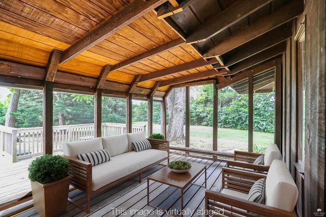 2910 Lakewood Drive, Manhattan, KS 66503