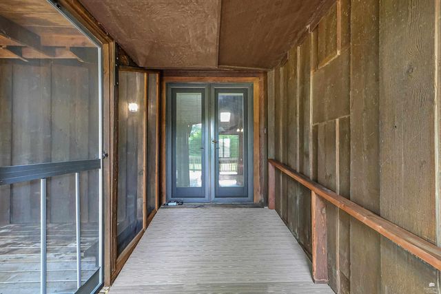 2910 Lakewood Drive, Manhattan, KS 66503