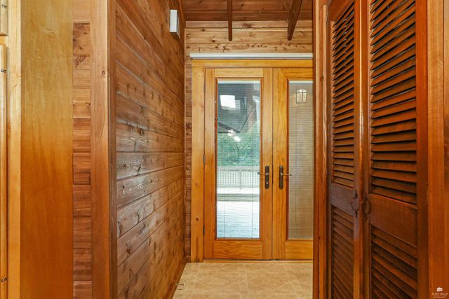 2910 Lakewood Drive, Manhattan, KS 66503