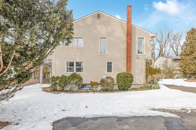 203 Woodbury Road, Woodbury, NY 11797